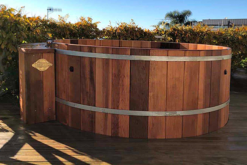How much does it cost to run a Colonial Hot Tub?