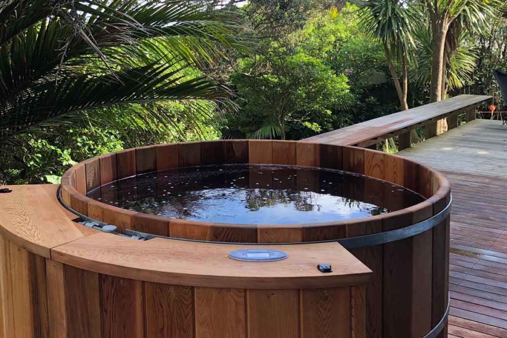 Colonial Plug & Play Wooden Hot Tub 5ft Auckland