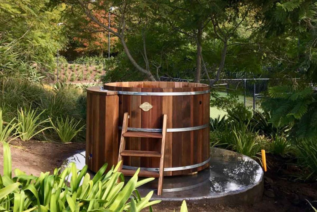 Colonial Plug & Play Wooden Hot Tub 5ft Christchurch