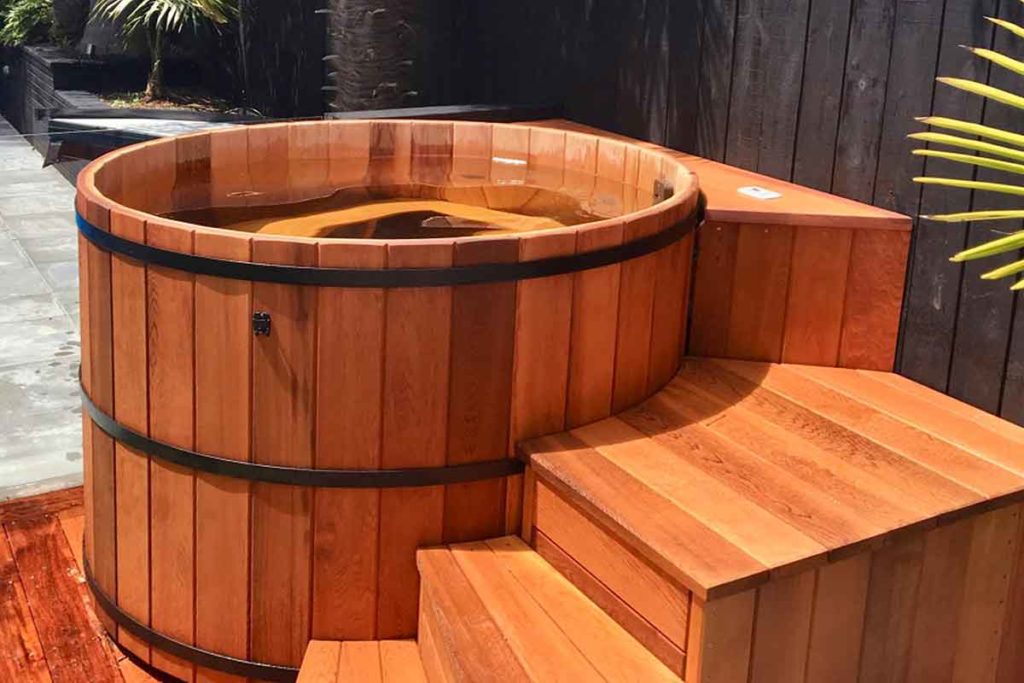 Colonial Hot Tub 5ft